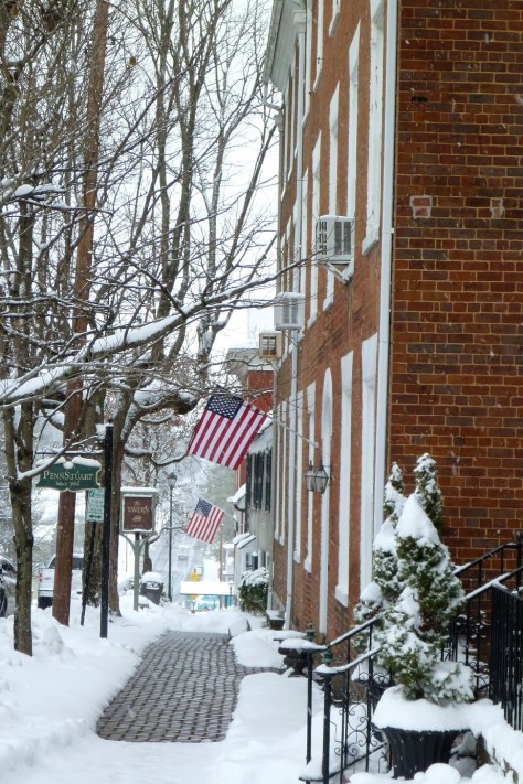 Sidewalk east of Courthouse Hill